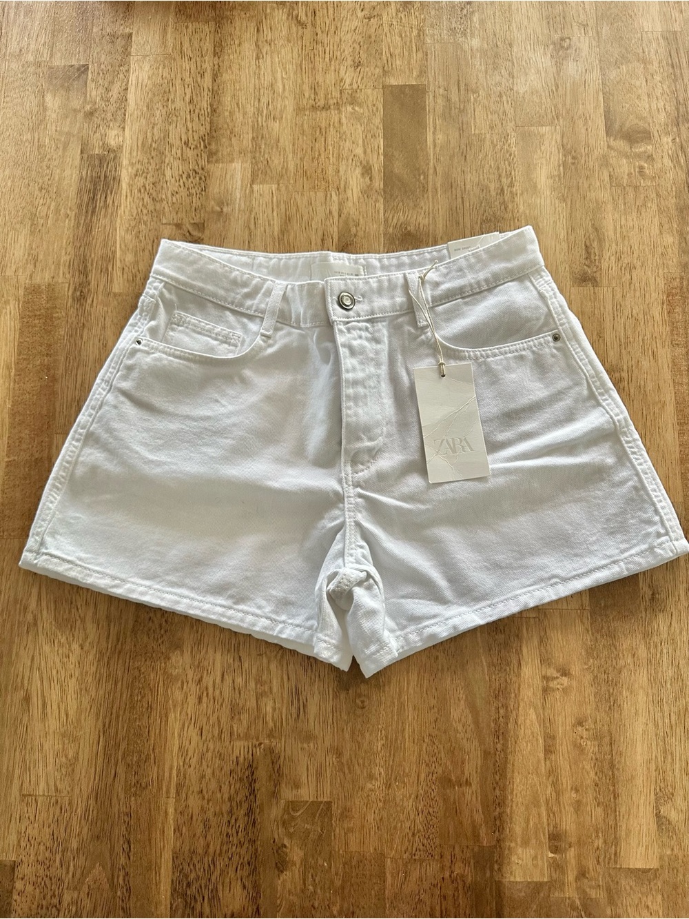 NWT Zara White Denim Mom Shorts Size 6